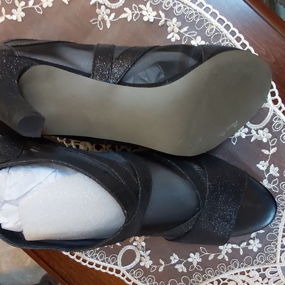 Easy Street Alive 5 10 M size Black Glitter**Was $30** - Picture 4 of 4